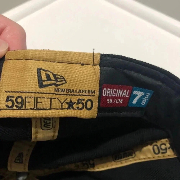 New Era 59Fifty Fitted Blackout Toronto Blue Jays Ball Cap - Picture 7 of 9